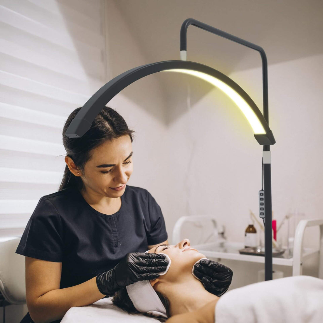 24寸半月美容紋繡紋眉落地燈