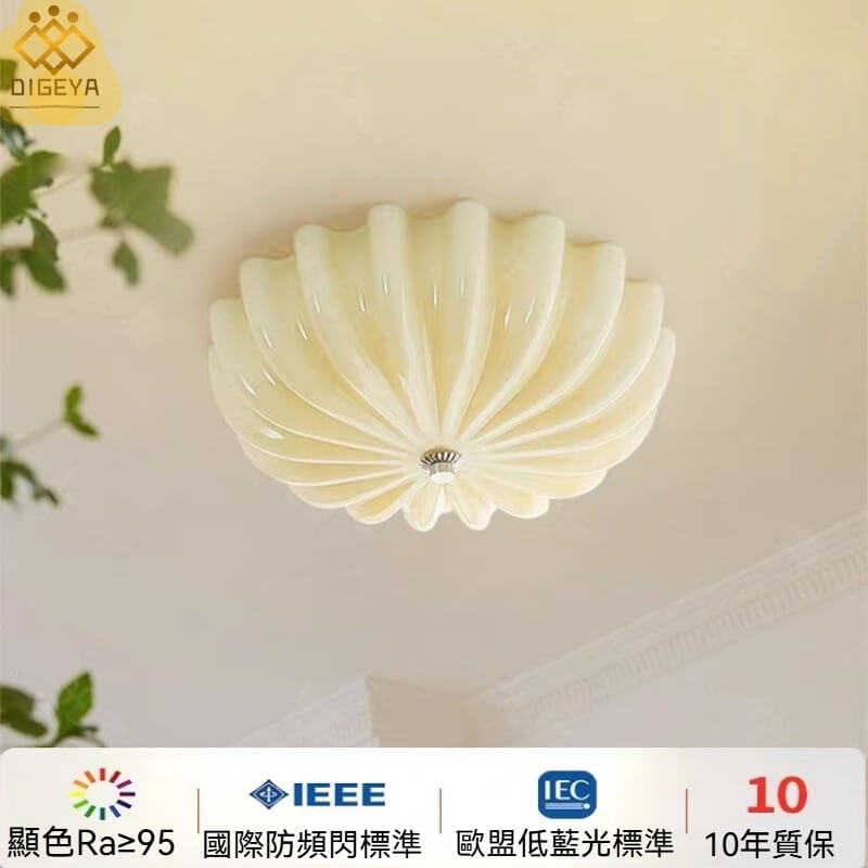 奶油風臥室玻璃吸頂燈